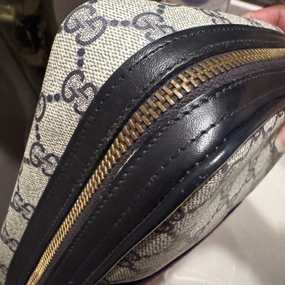 Gucci Sherry Line Toiletry Bag - Picture 4 of 8